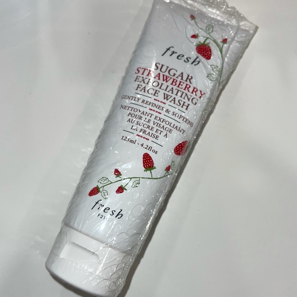 Fresh Sugar Strawberry Exfoliating Face Wash